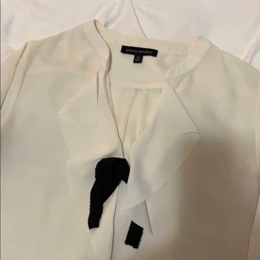 Banana republic ruffle bow blouse